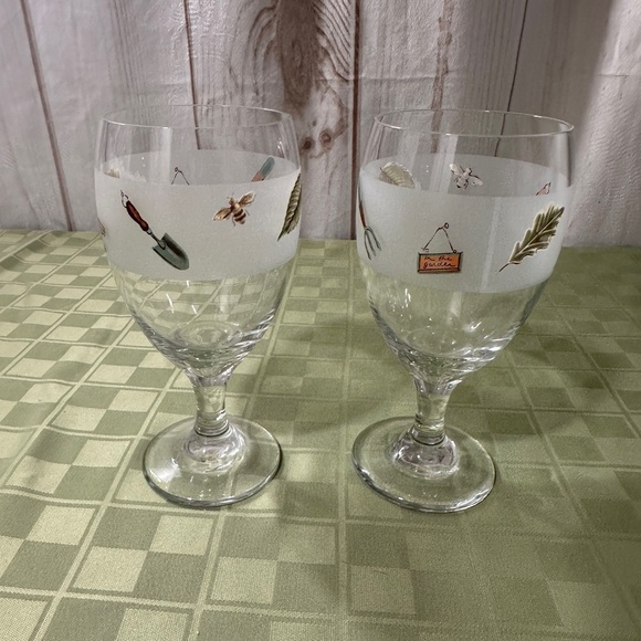 Pfaltzgraff Gray and White Drinkware Set - Picture 1 of 3